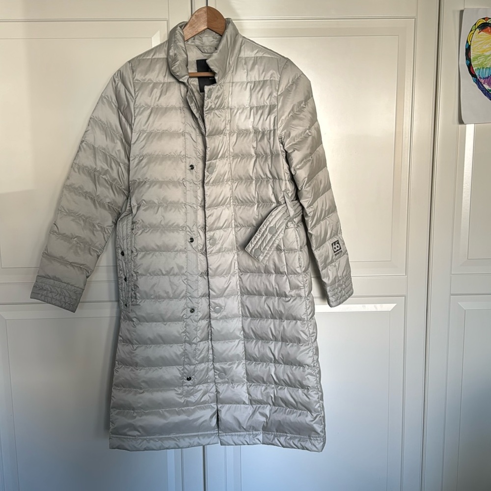 66 North down jacket in small